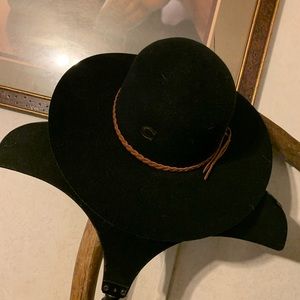 Charlie 1 wanderlust hat